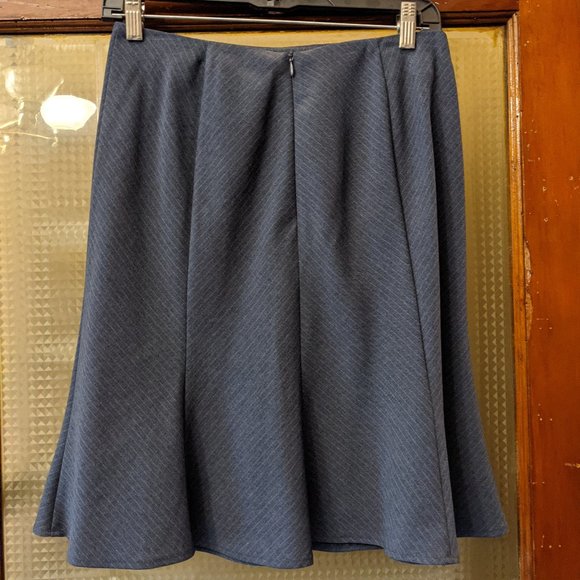 DBY, Skirt Suit Set, Size 8 - Picture 4 of 4